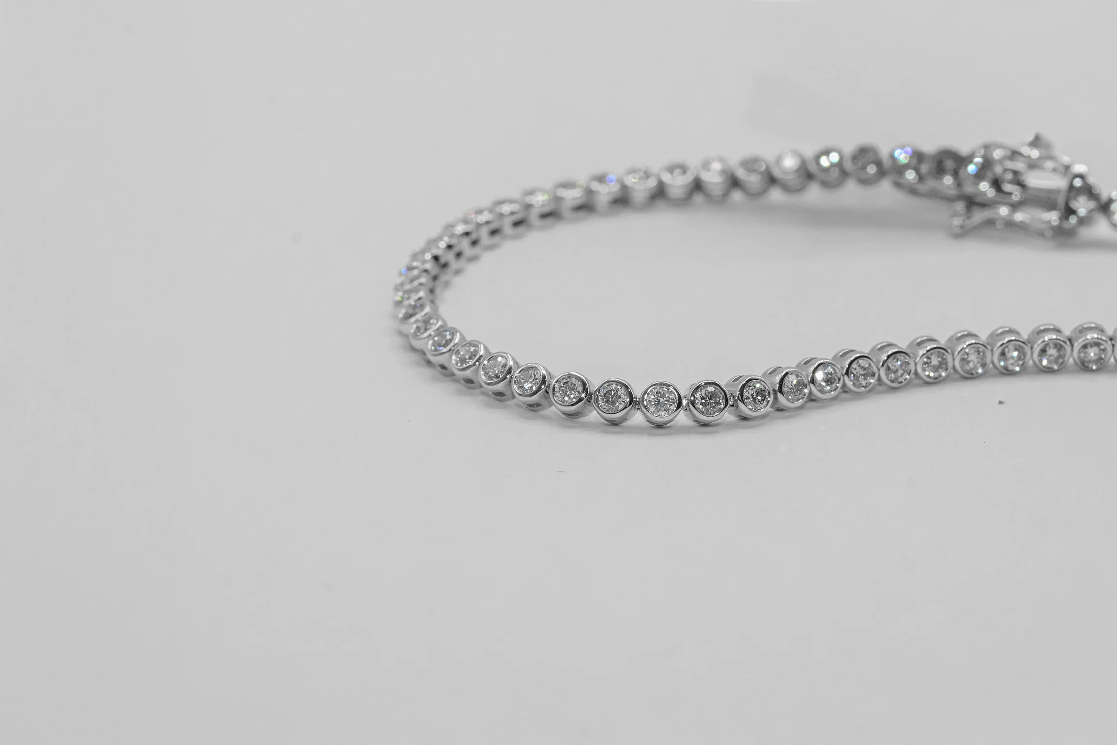 14K White Gold 2 Carat Diamond Tennis Bracelet - Image 5