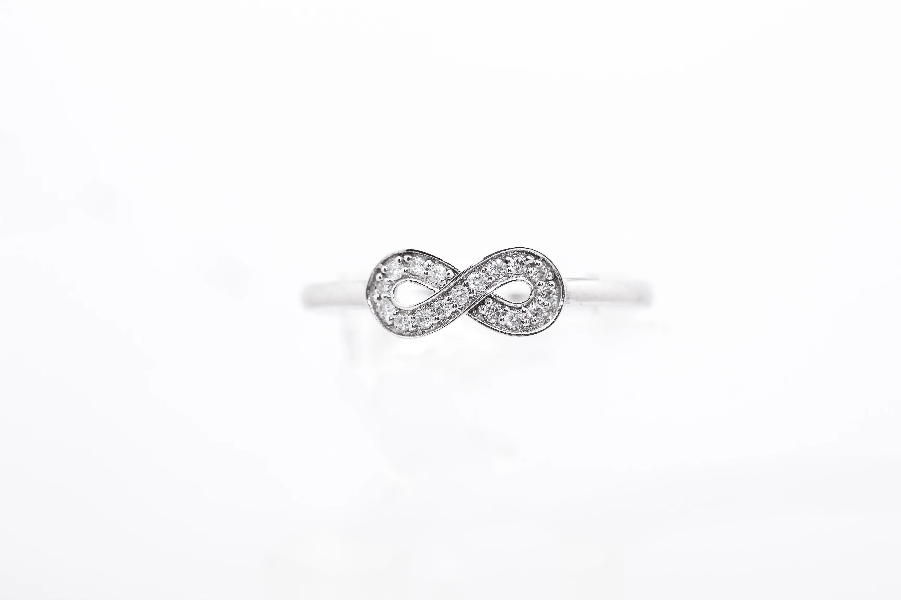 14K White Gold Diamond Infinity Ring