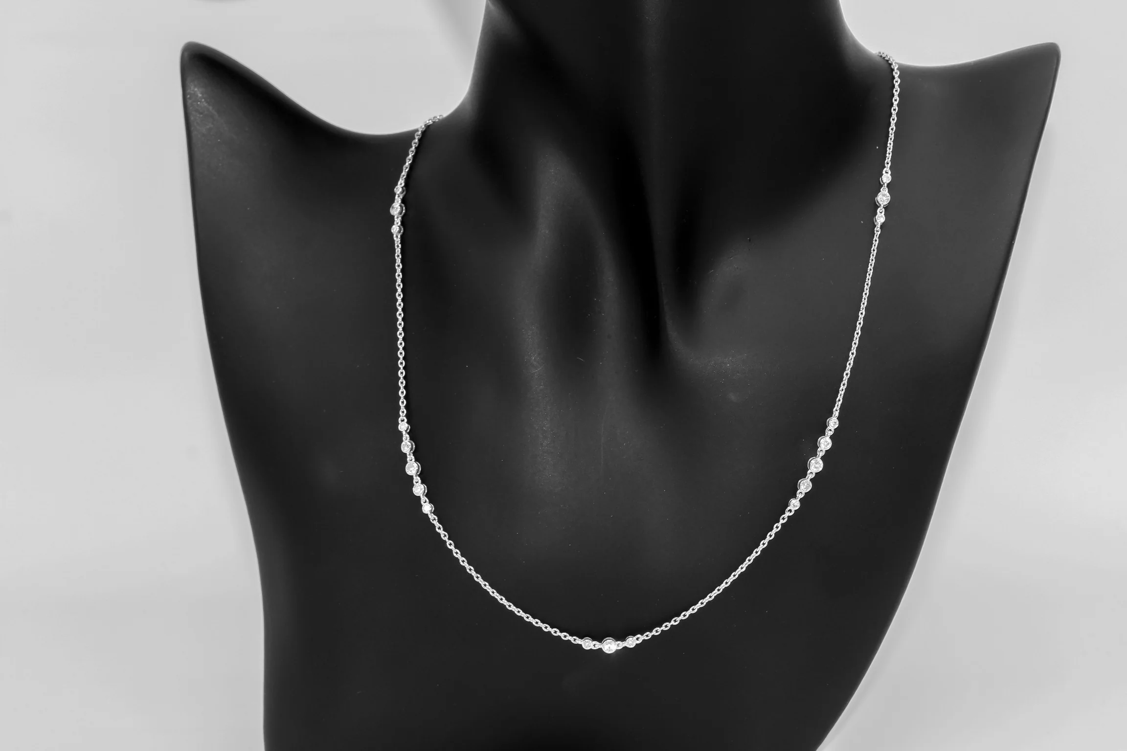 18K White Gold Diamond Necklace - Image 2