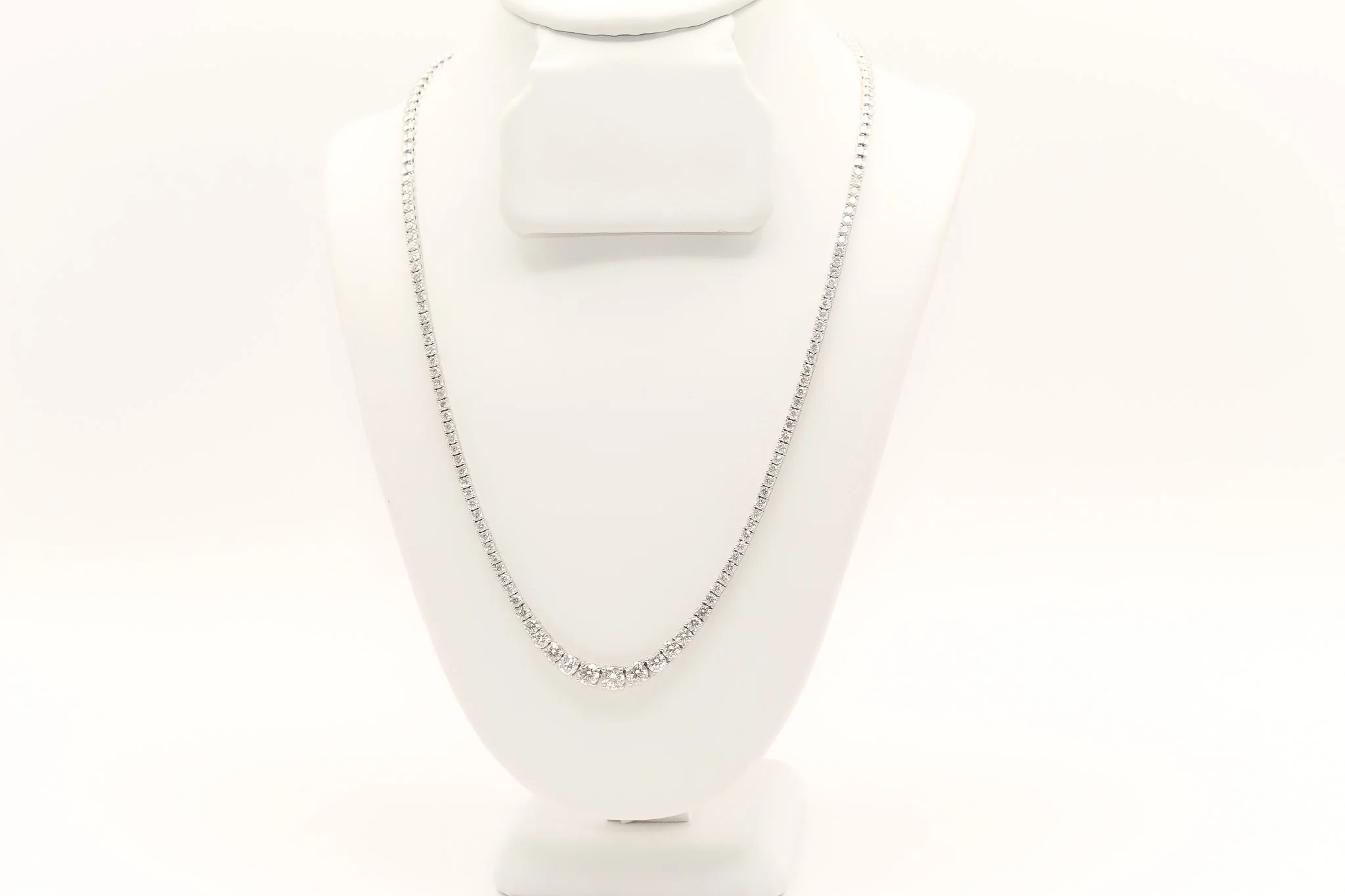 18K White Gold Graduated Diamond Necklace