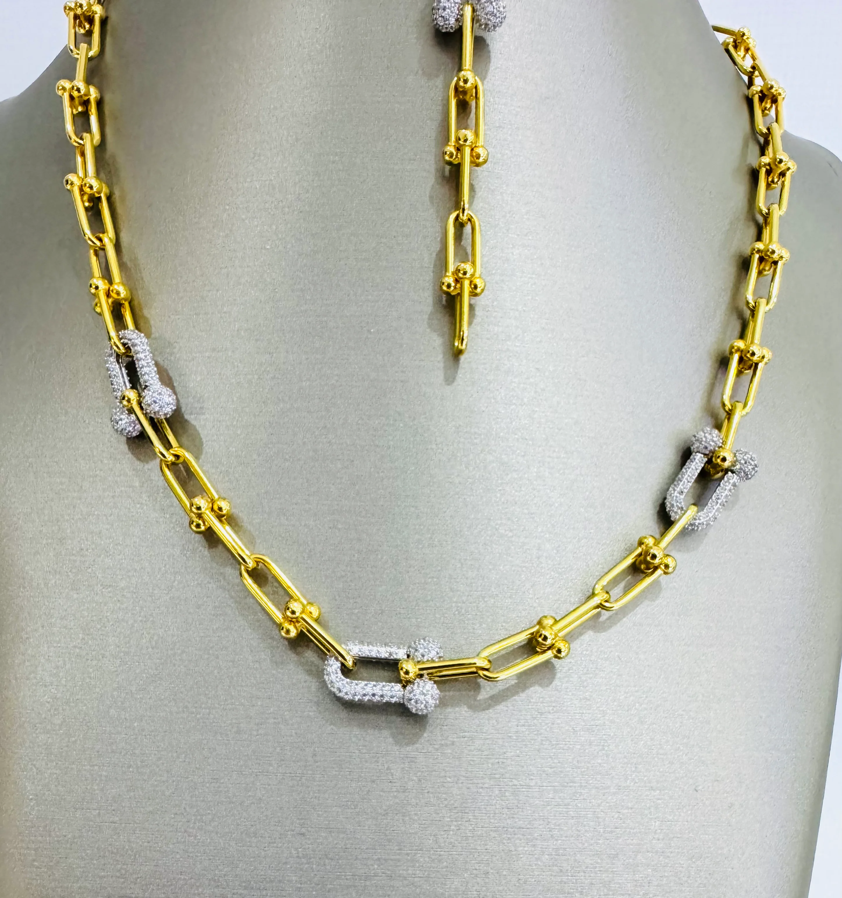 21K Gold Studded Link Set - Image 2
