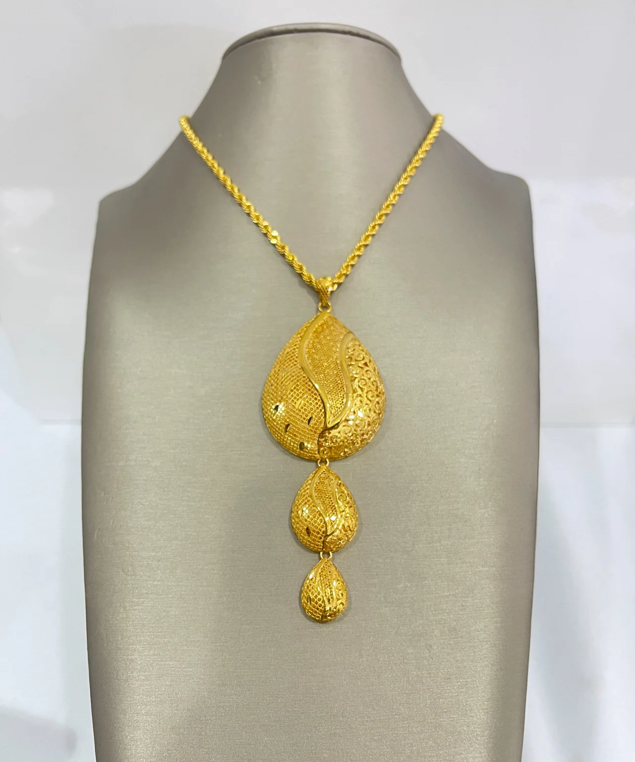 21K Gold 3 Tier Drop Pendant