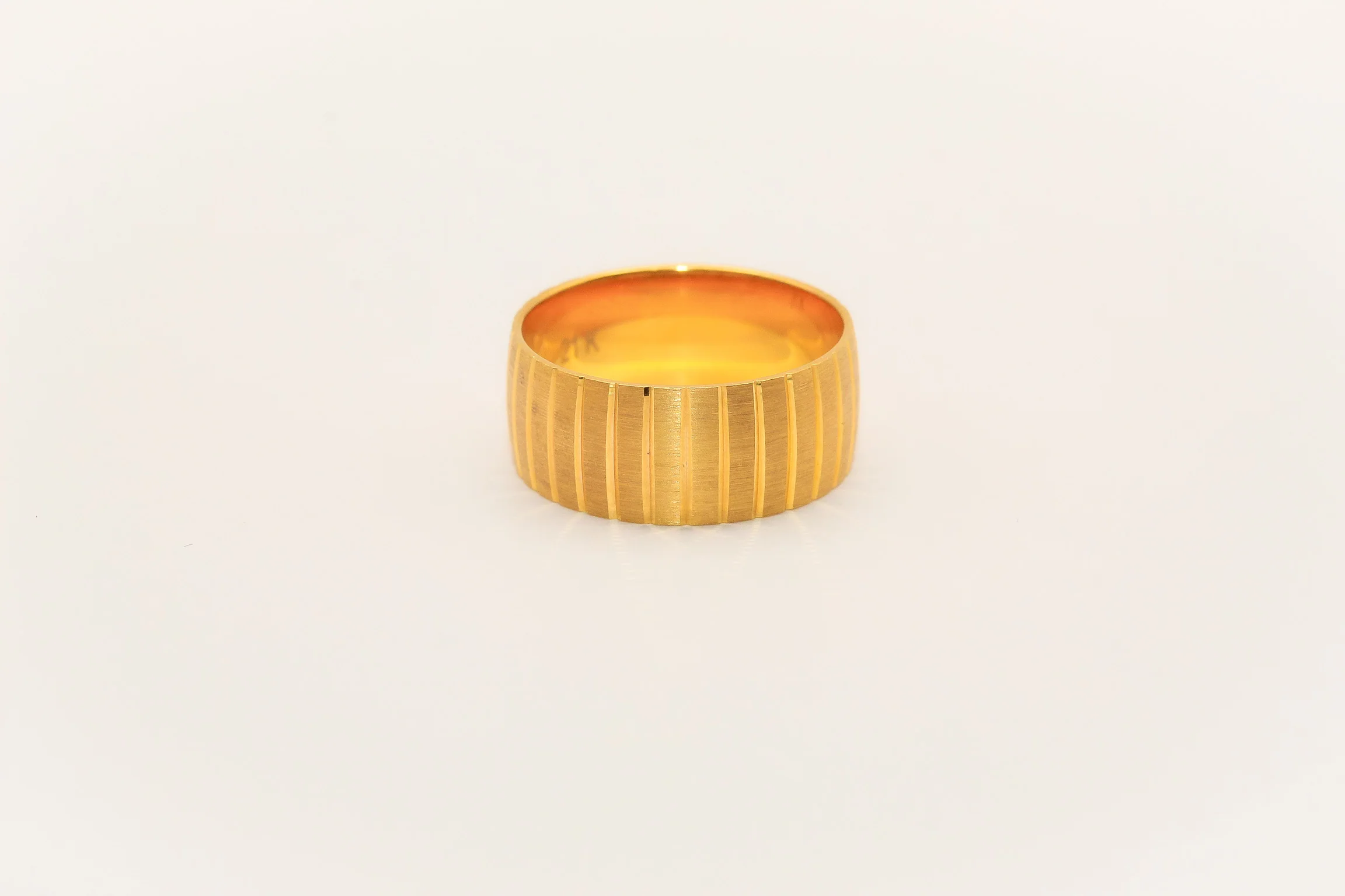 21K Gold Wide Comfort Fit Band