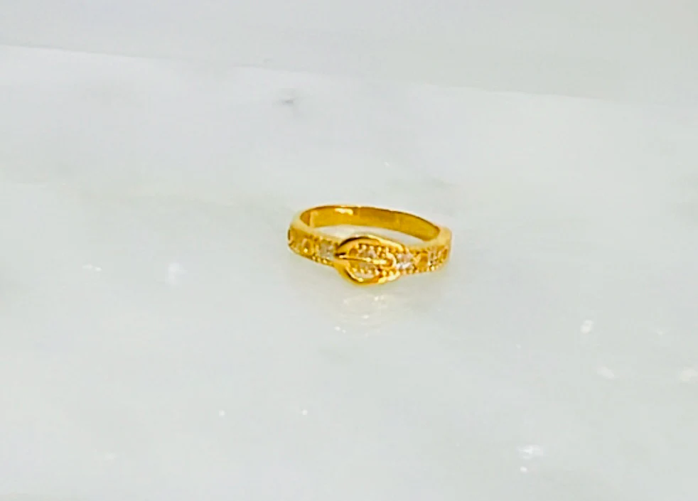 21K Gold Buckle Zirconia Ring