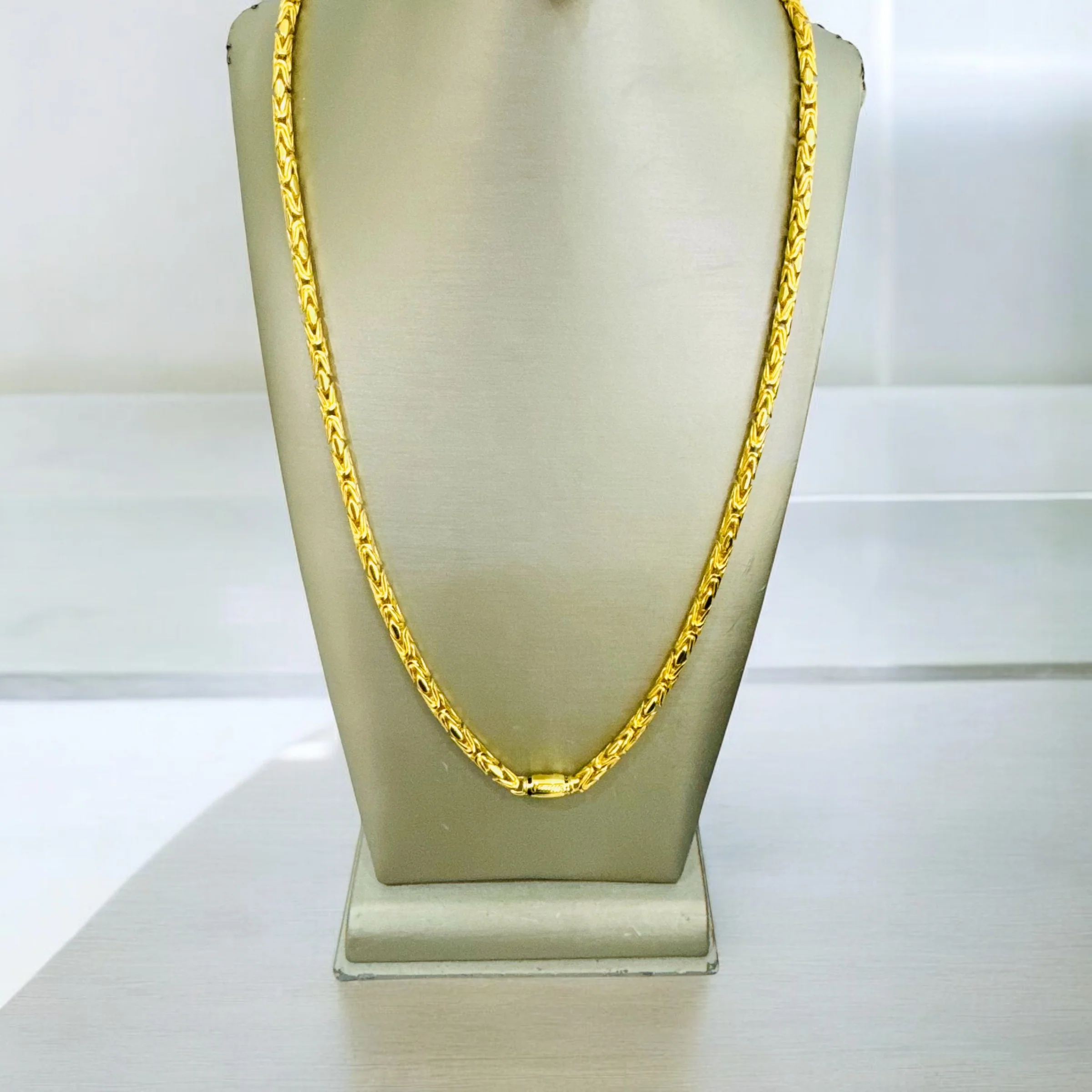 21K Gold Rounded Byzantine Monaco Chain Necklace