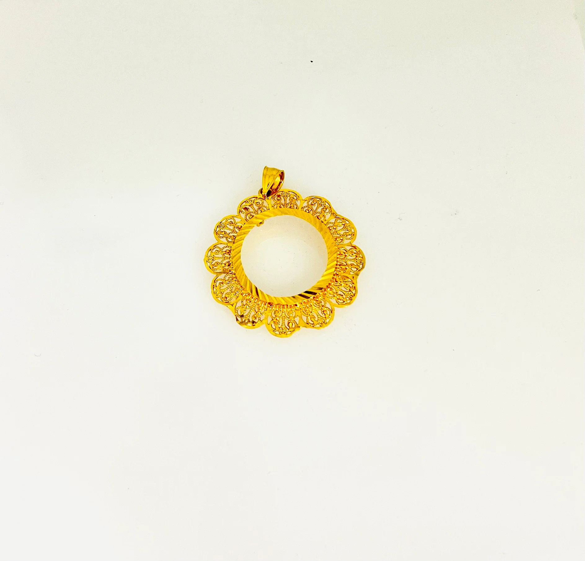 21K Gold Coin Frame Pendant