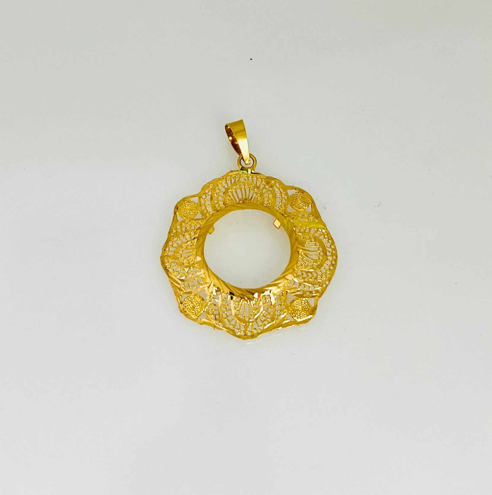 21K Gold Coin Frame Pendant