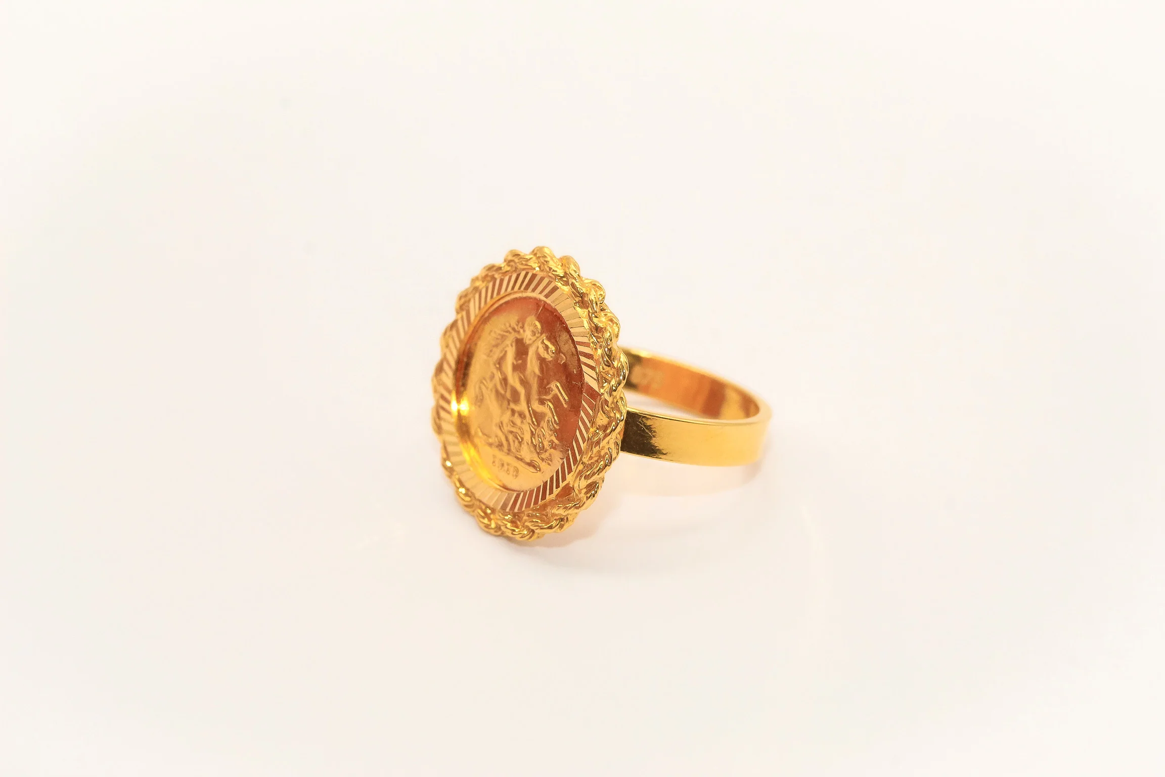21K Gold Coin Ring - Image 2
