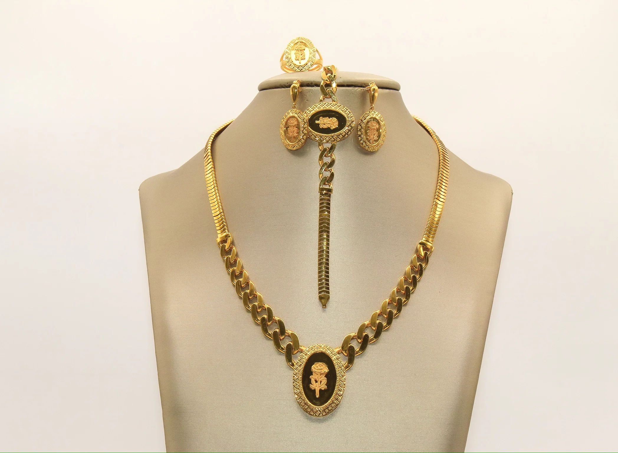 21K Gold Rose Link Set - Image 3