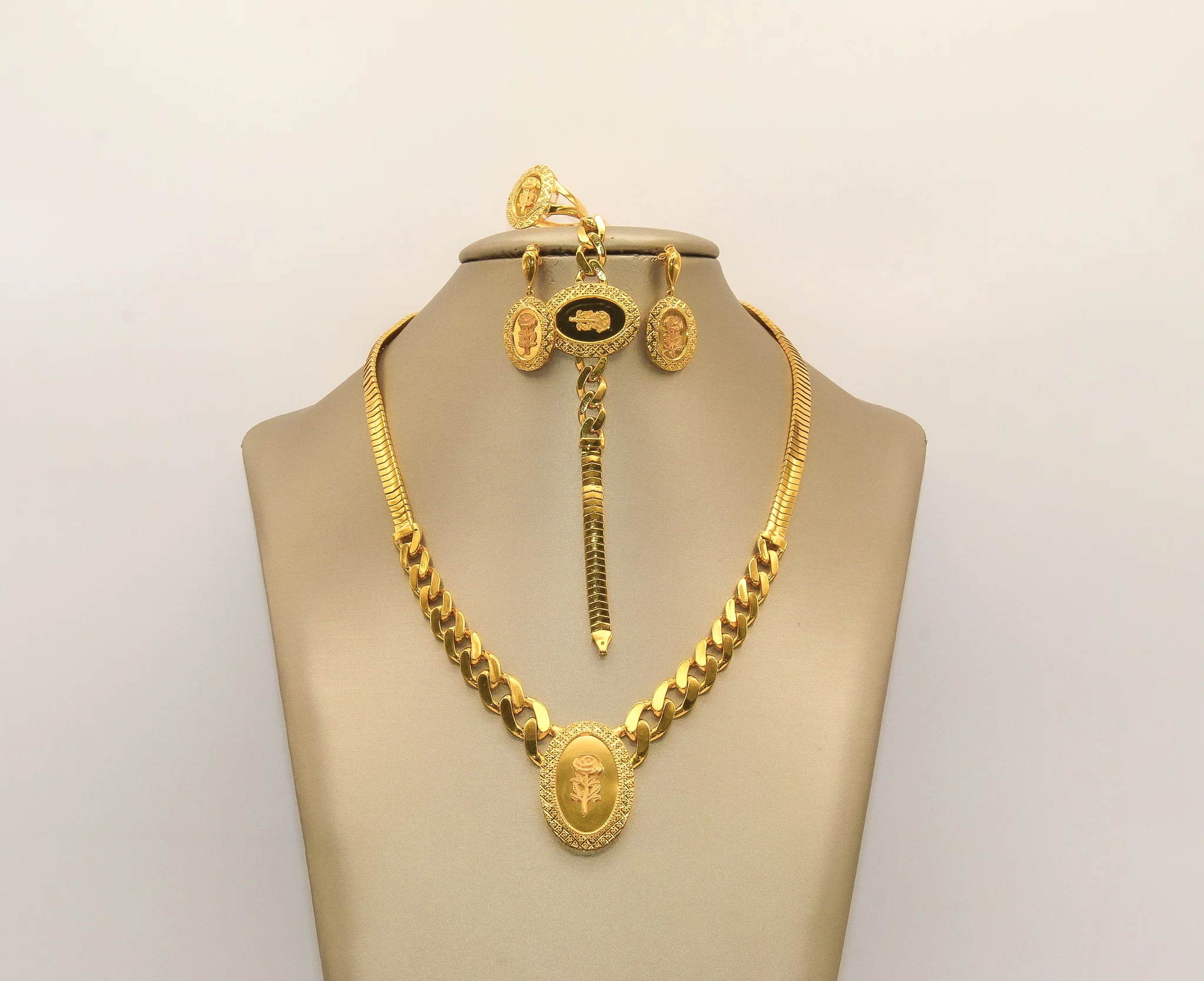 21K Gold Rose Link Set - Image 5