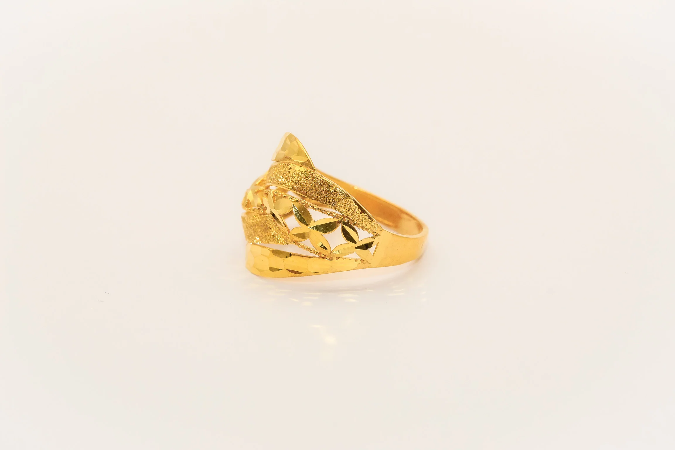 21K Gold Filigree Ring - Image 2