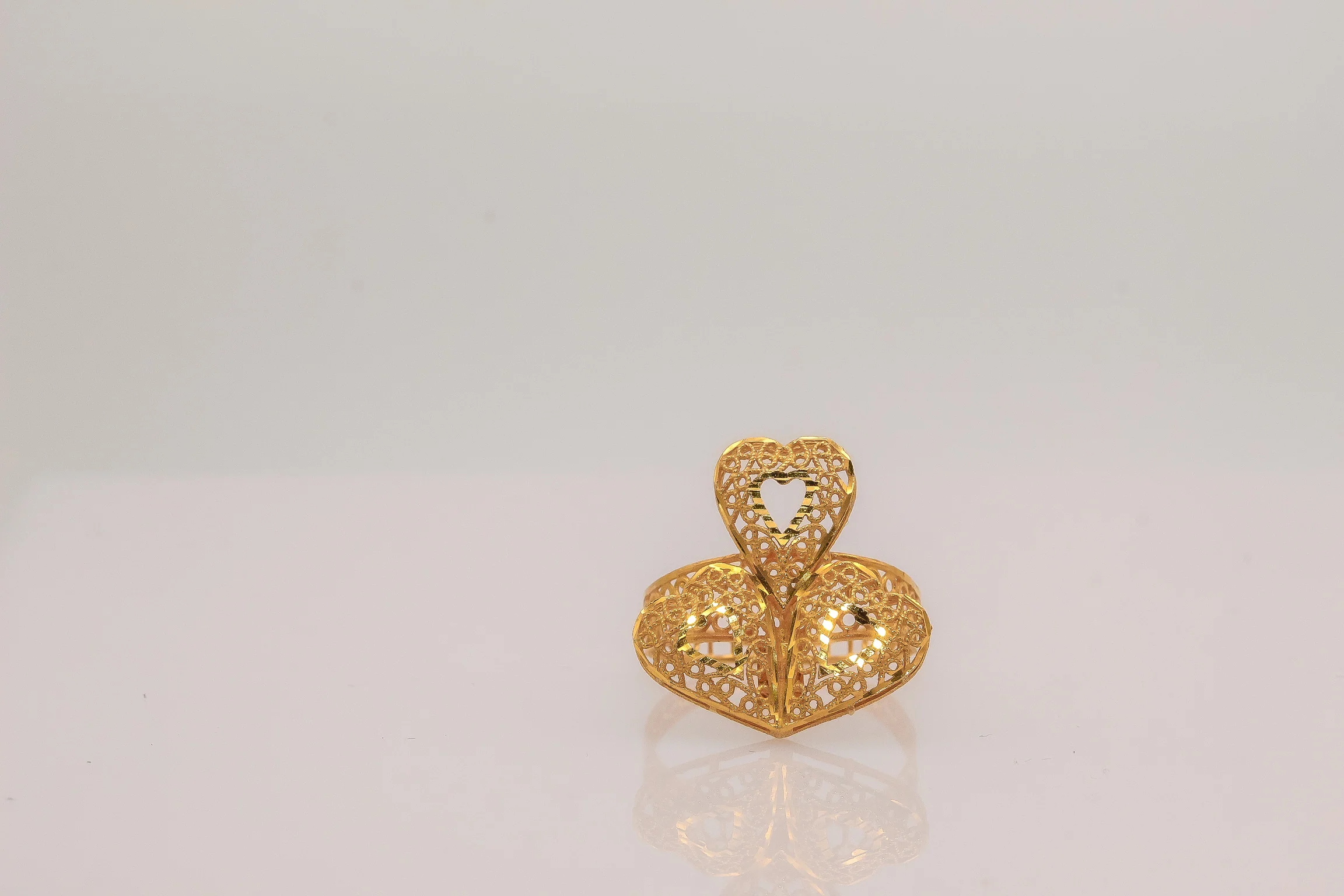 21K Gold Heart Ring - Image 2