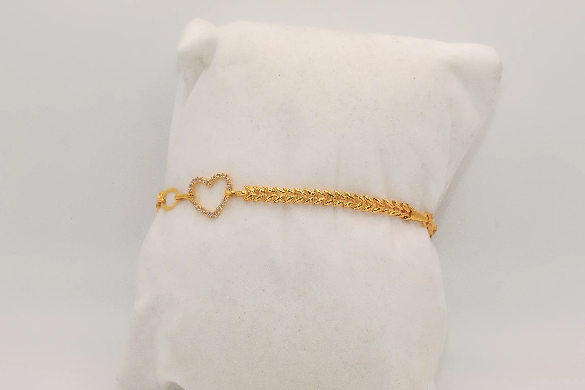 21K Gold Infinity Heart Bracelet - Image 2
