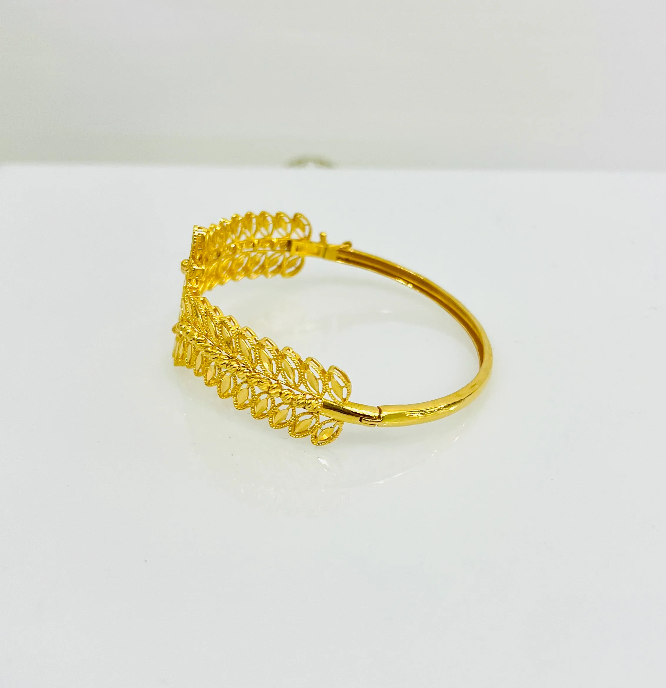 21K Gold Leaf Bangle Bracelet - Image 2