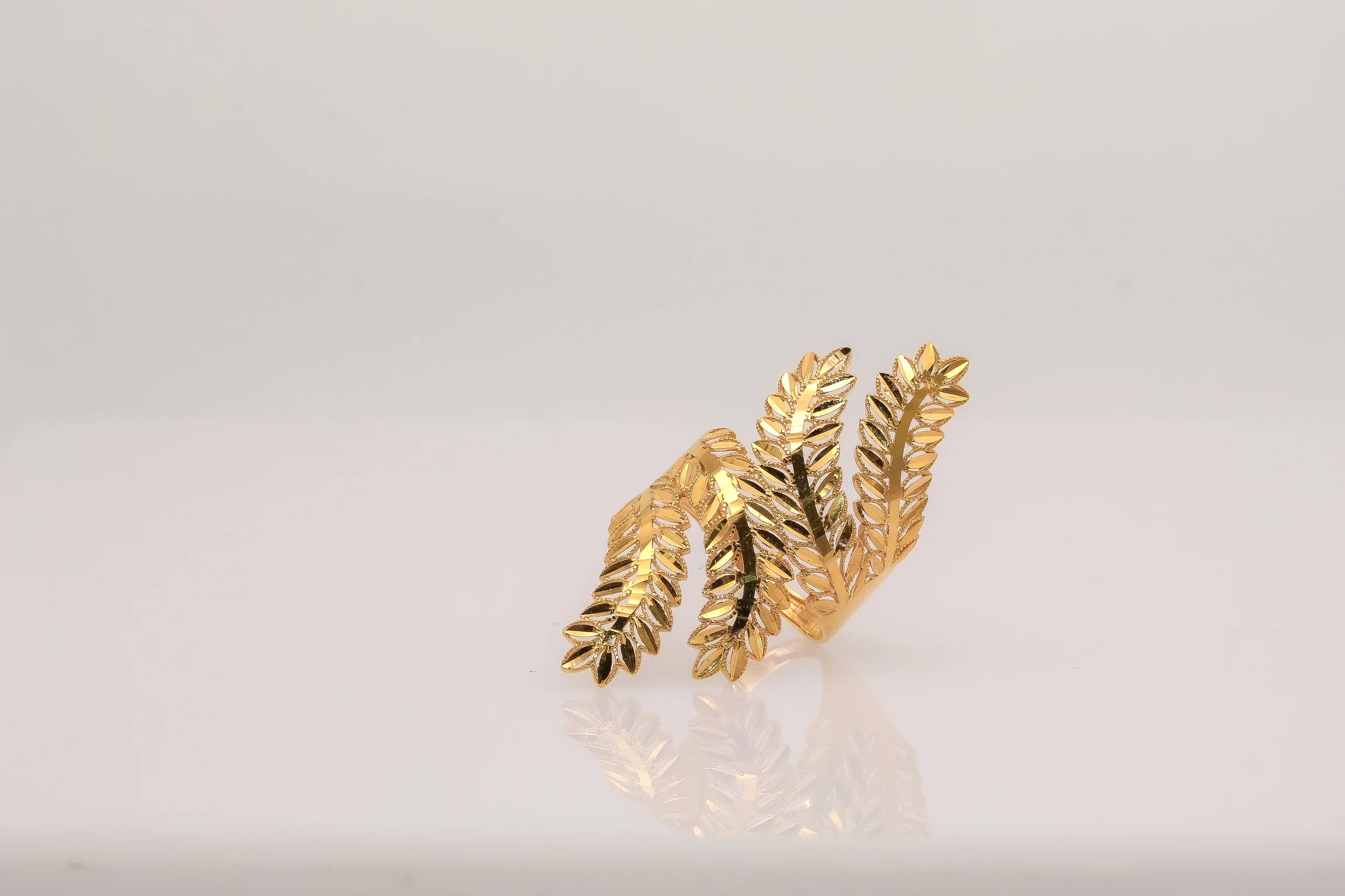 21K Gold Long Leaf Ring