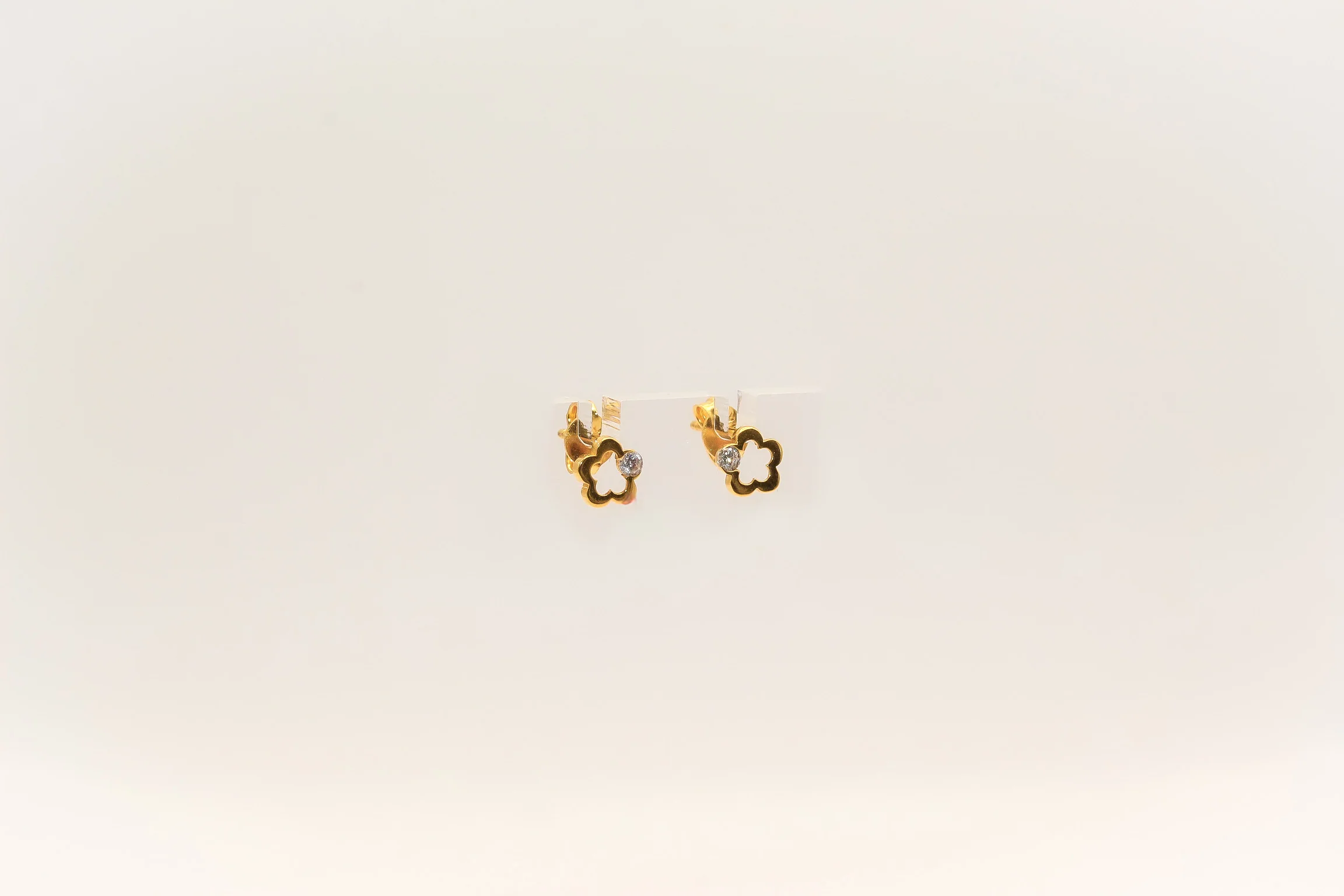 21K Gold Mini Flower Kids Stud Earrings - Image 2