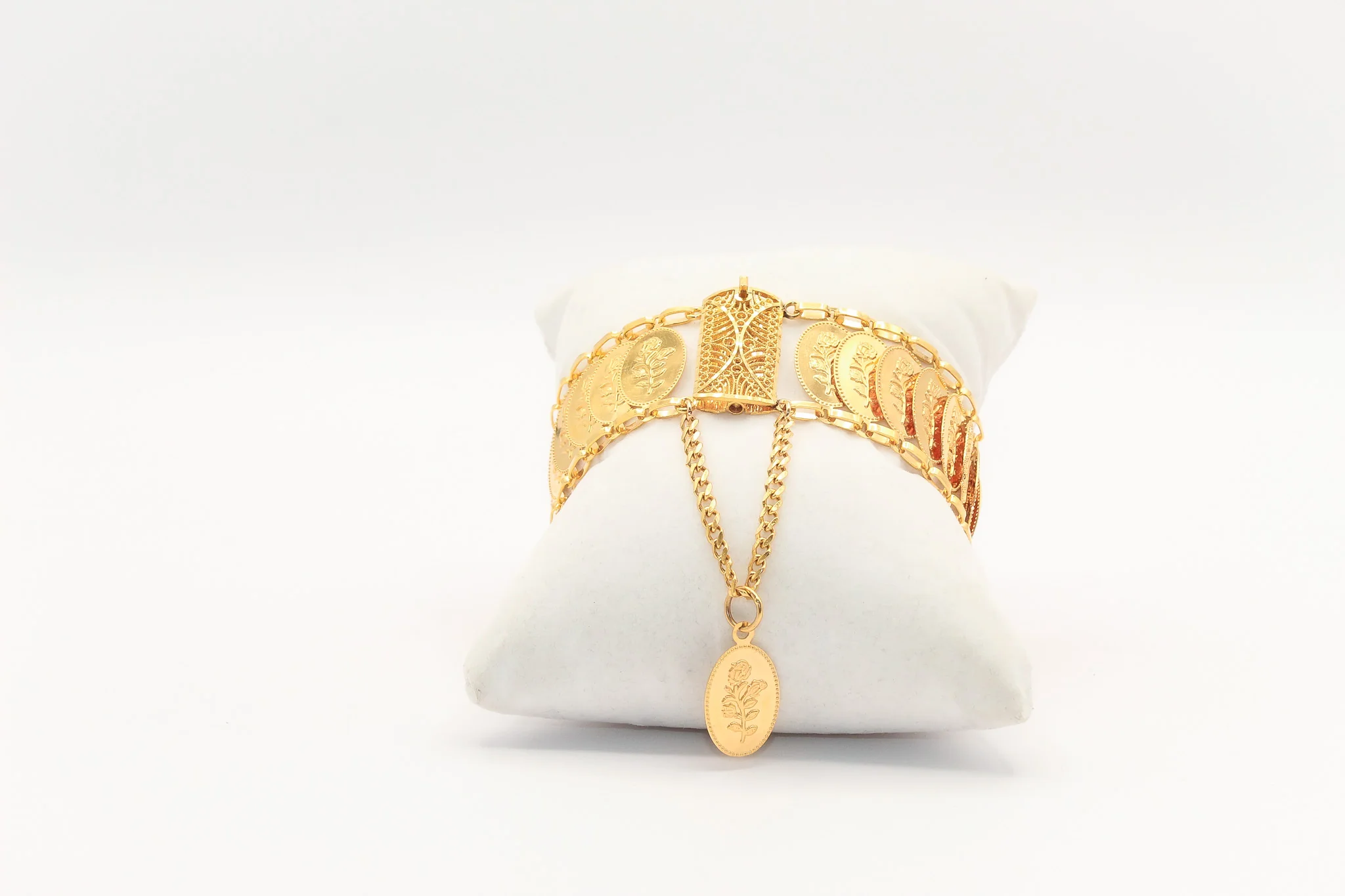 21K Gold Oval Rose Bracelet - Image 2