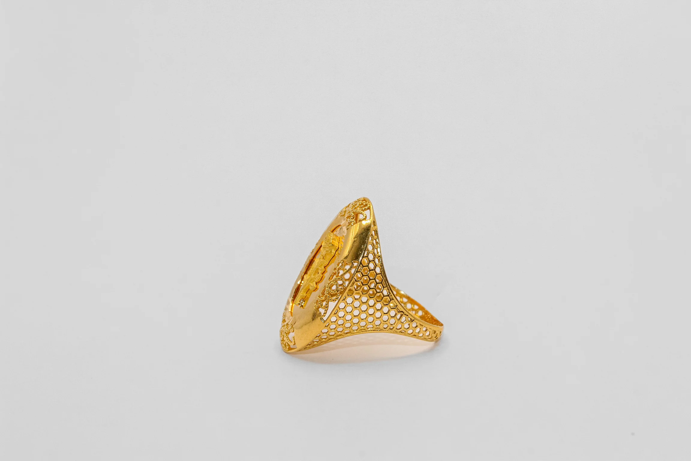21K Gold Oval Rose Ring - Image 3