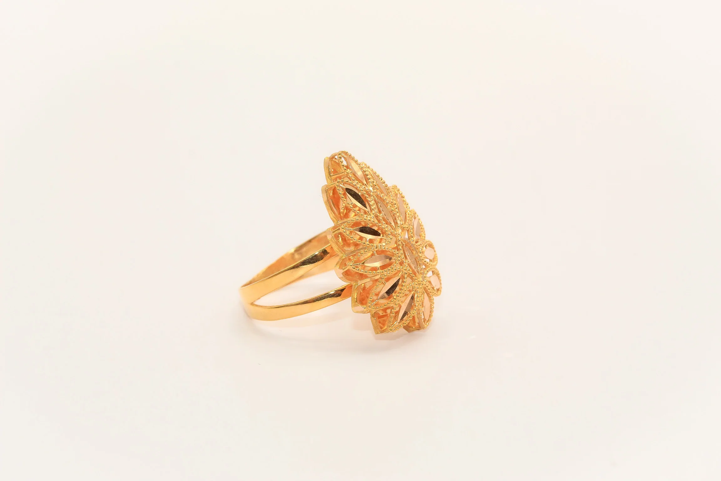 21K Gold Pear Leaf Ring - Image 2