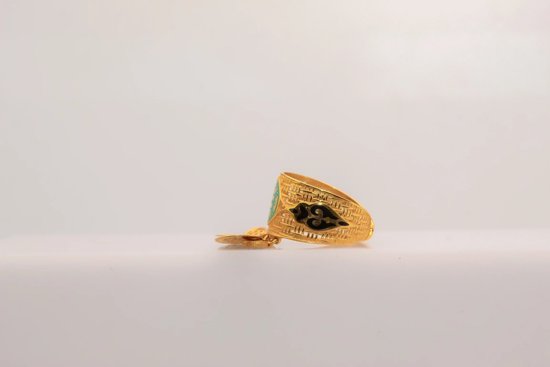 21K Gold Ring - Image 2
