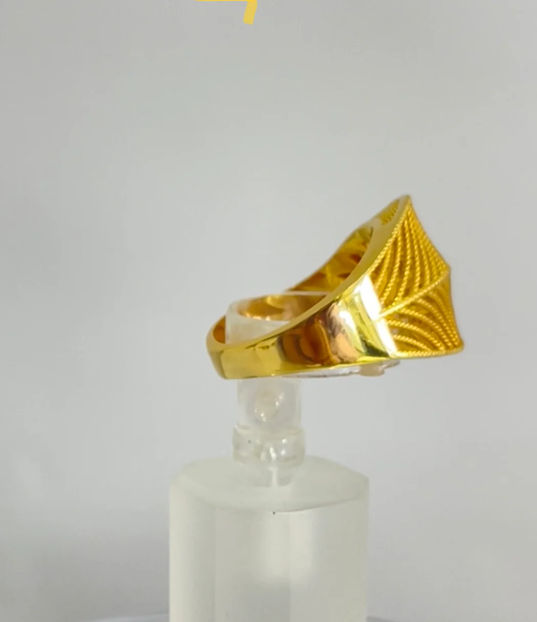 21K Gold Leaf Ring - Image 3