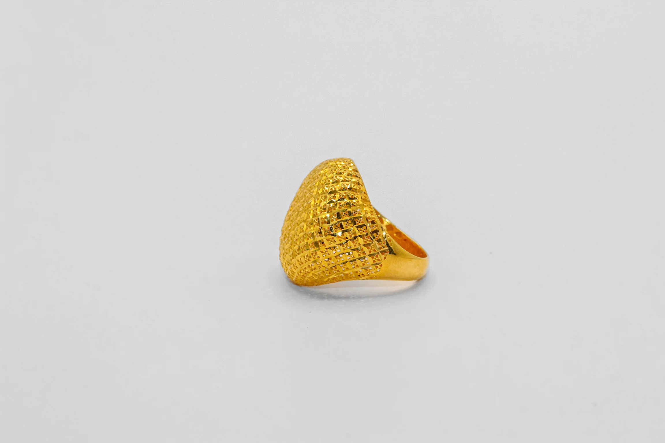 21K Gold Round Puff Ring - Image 2