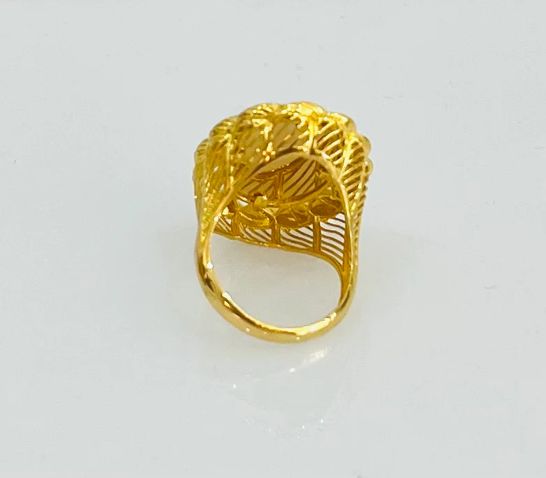 21K Gold Oval Rope Rose Ring - Image 3