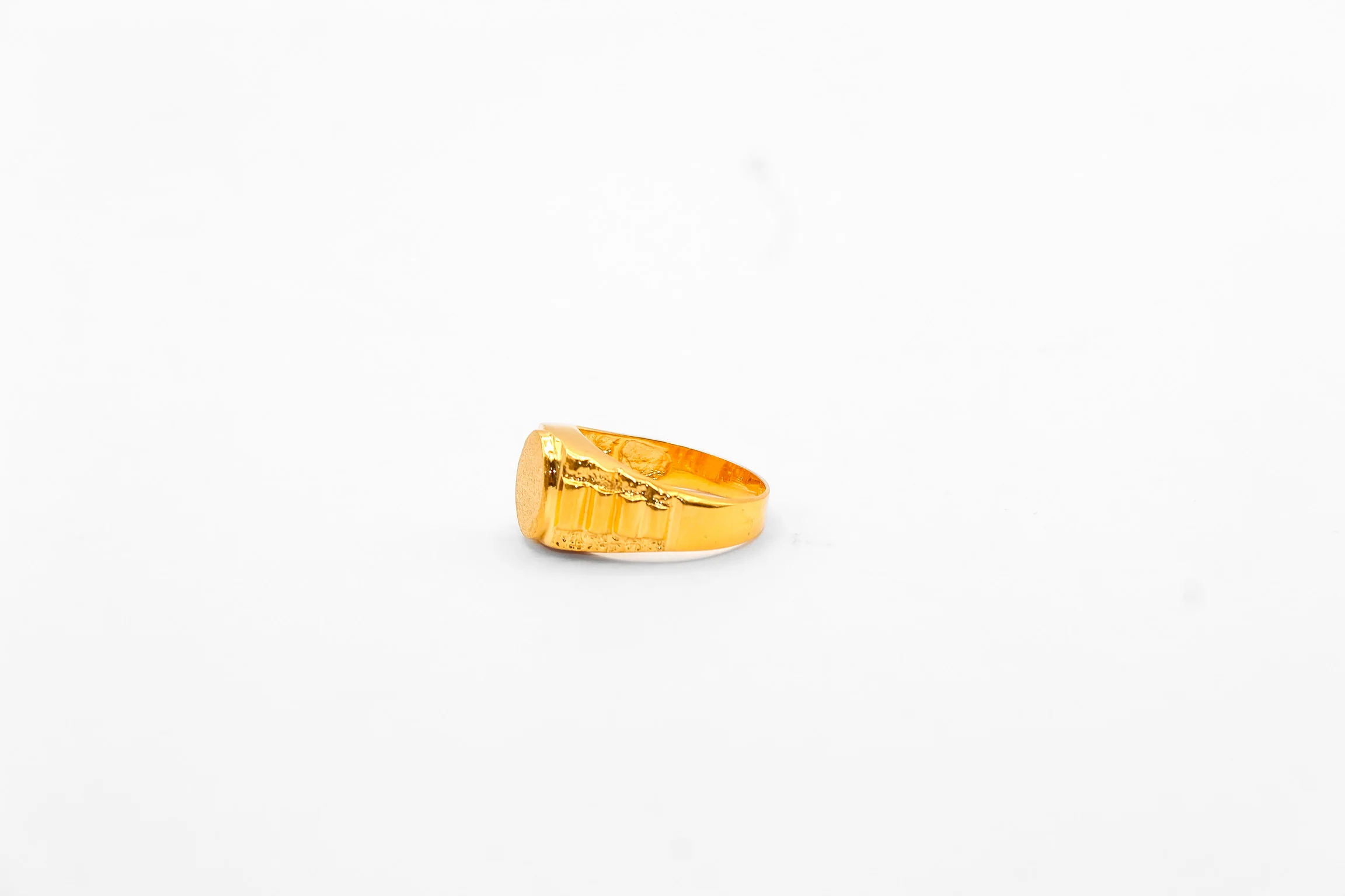 21K Gold Signet Ring - Image 2