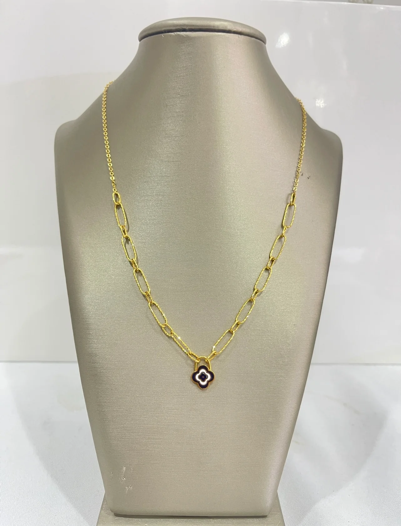 21K Gold Clip Necklace