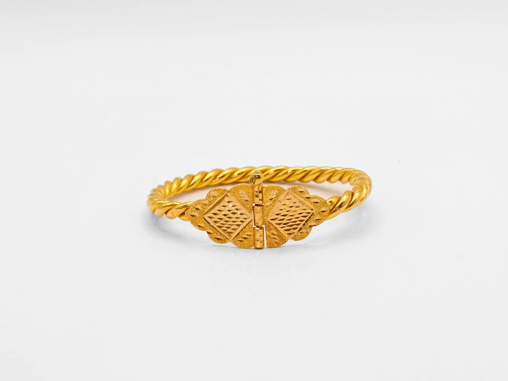 21K Gold Solid Twist Bangle