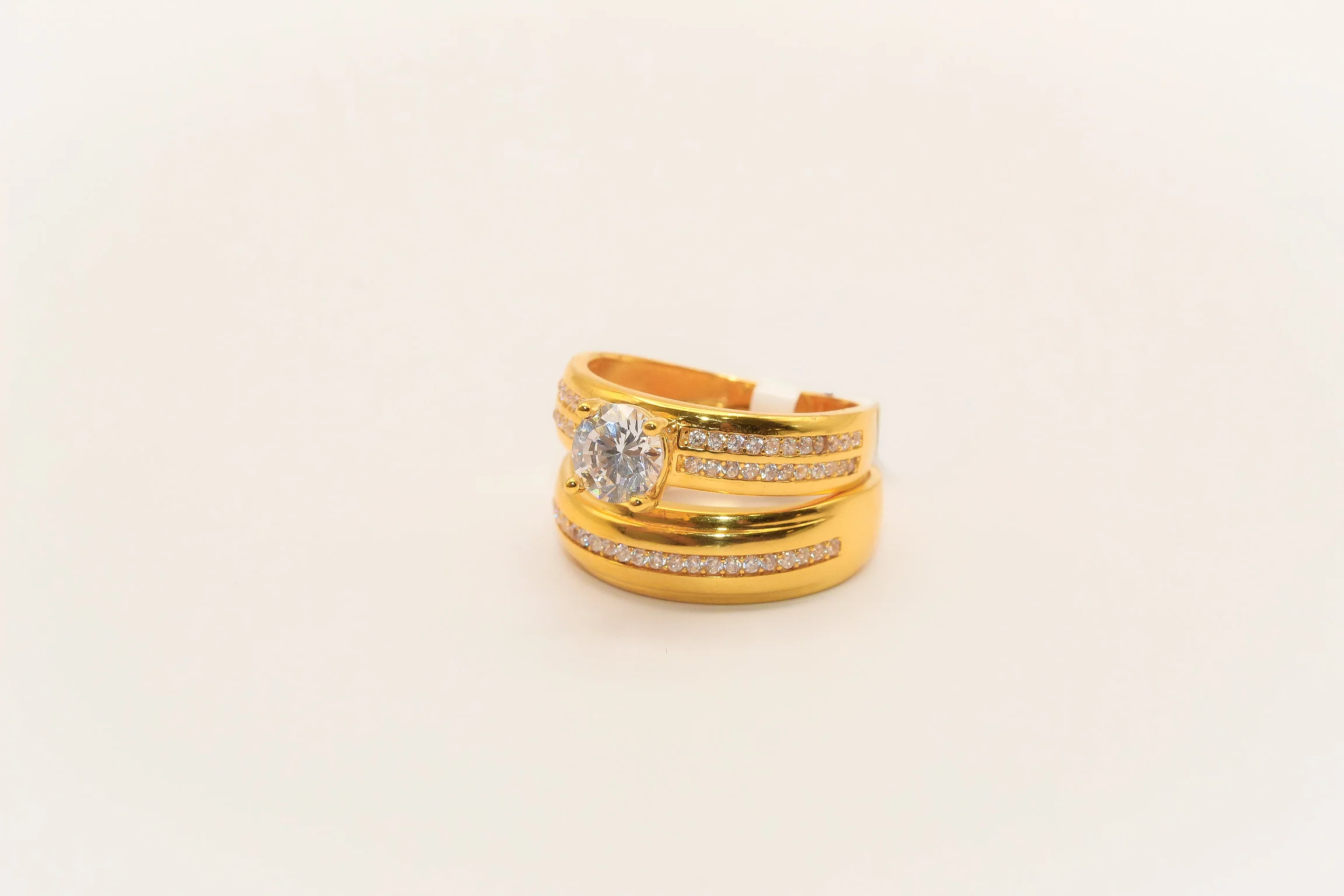 21K Gold Solitaire Wedding Ring Set - Image 2