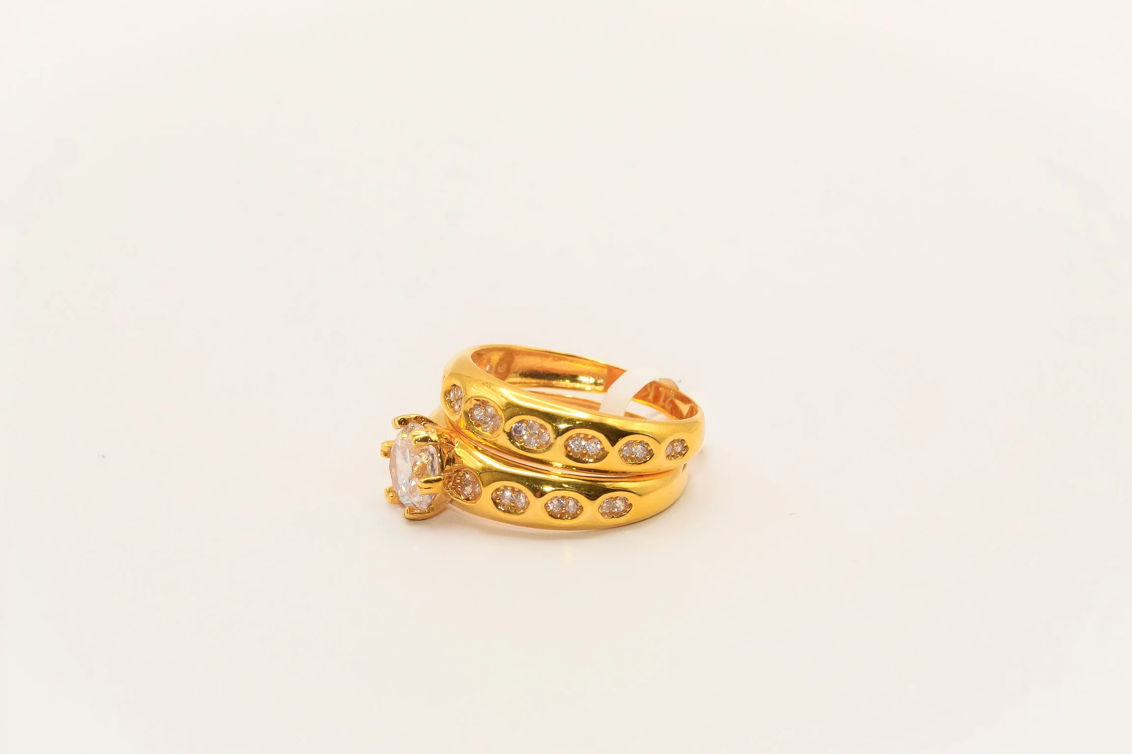 21K Gold Solitaire Wedding Ring Set - Image 2