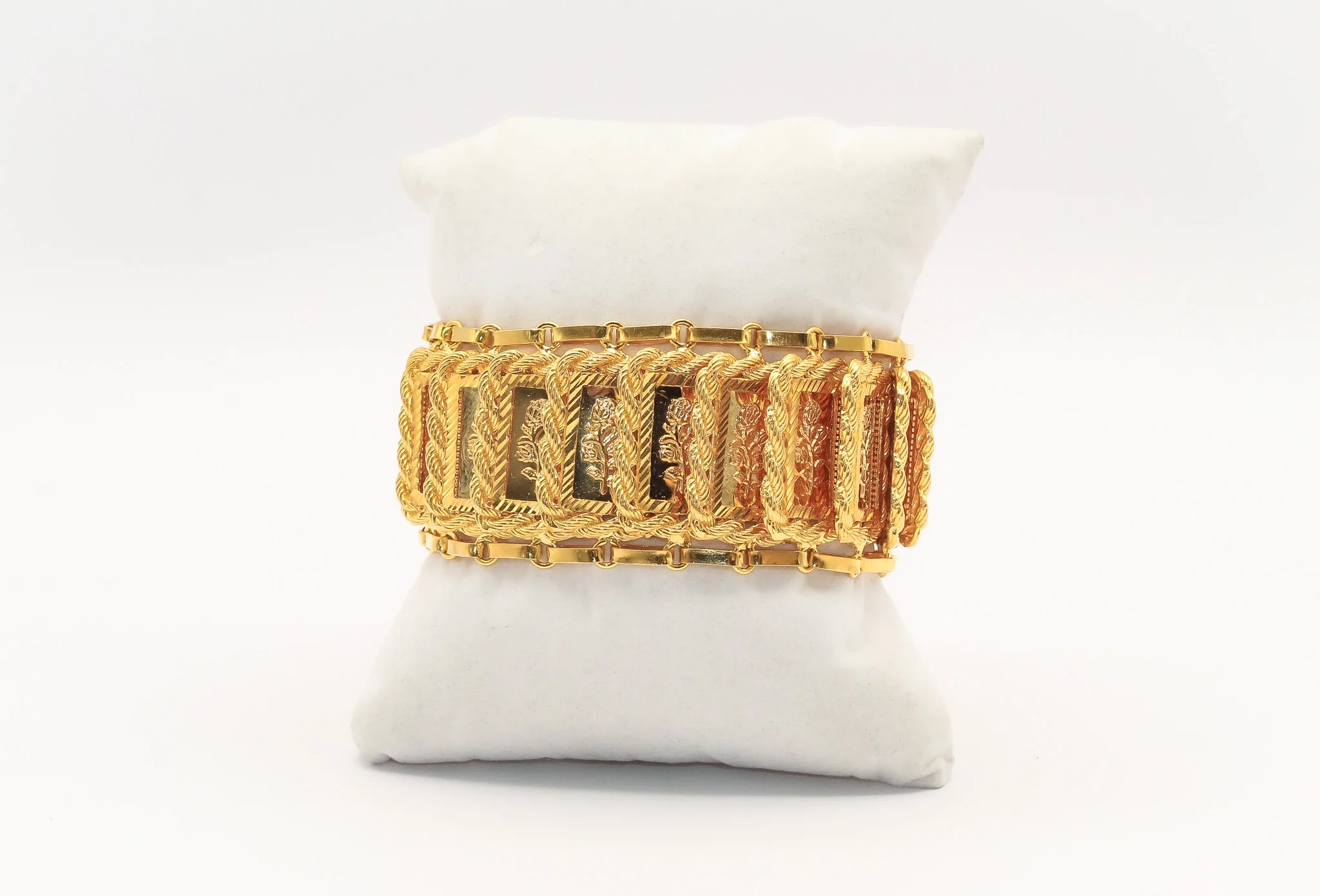 21K Gold Square Rope Rose Bracelet