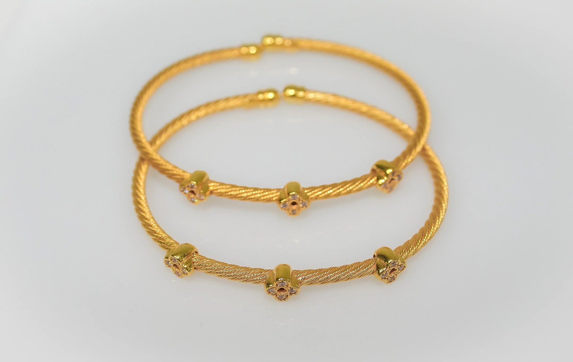 21K Gold Studded Flower Bracelets