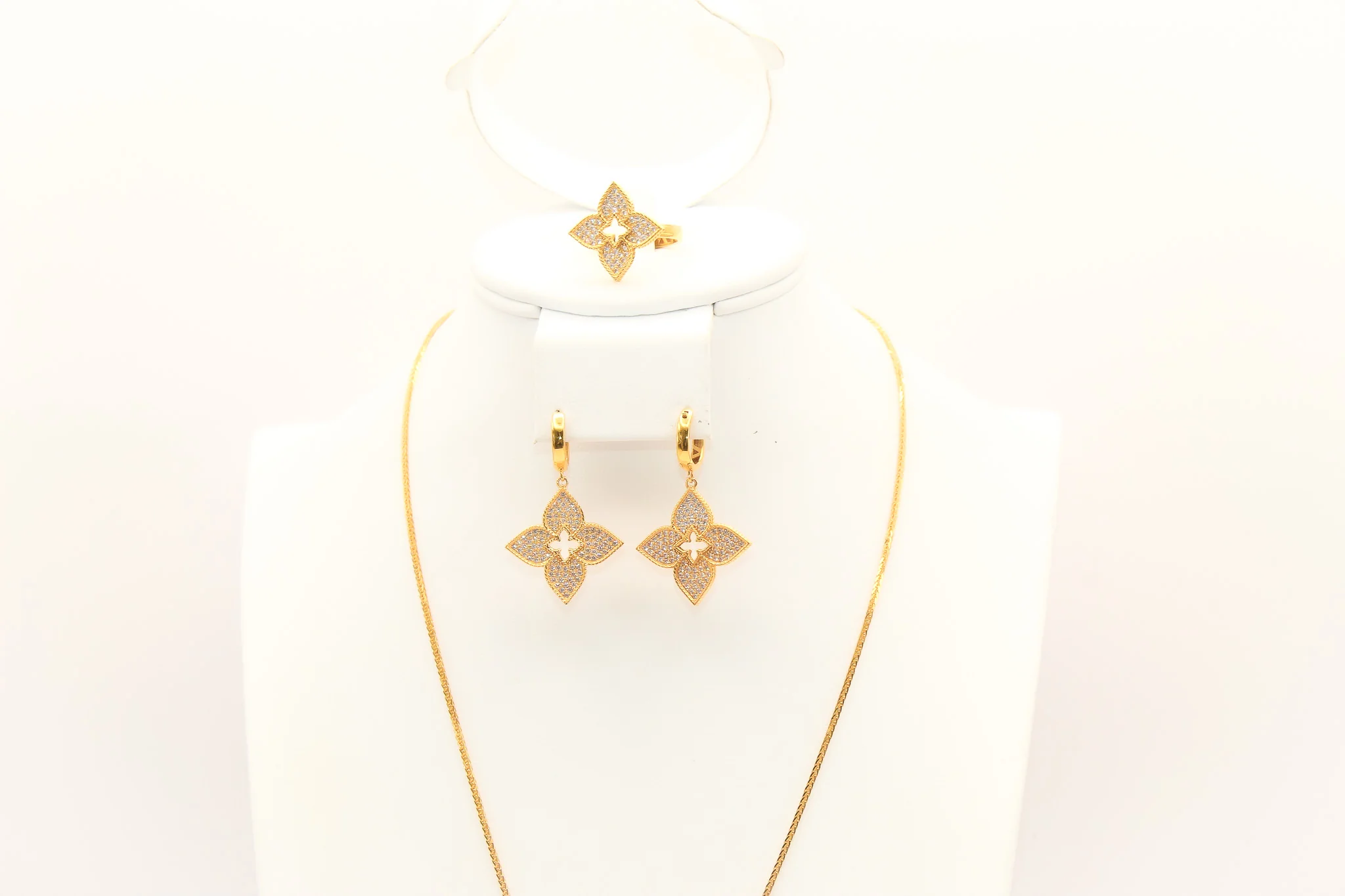 21K Gold Studded Flower Set - Image 2