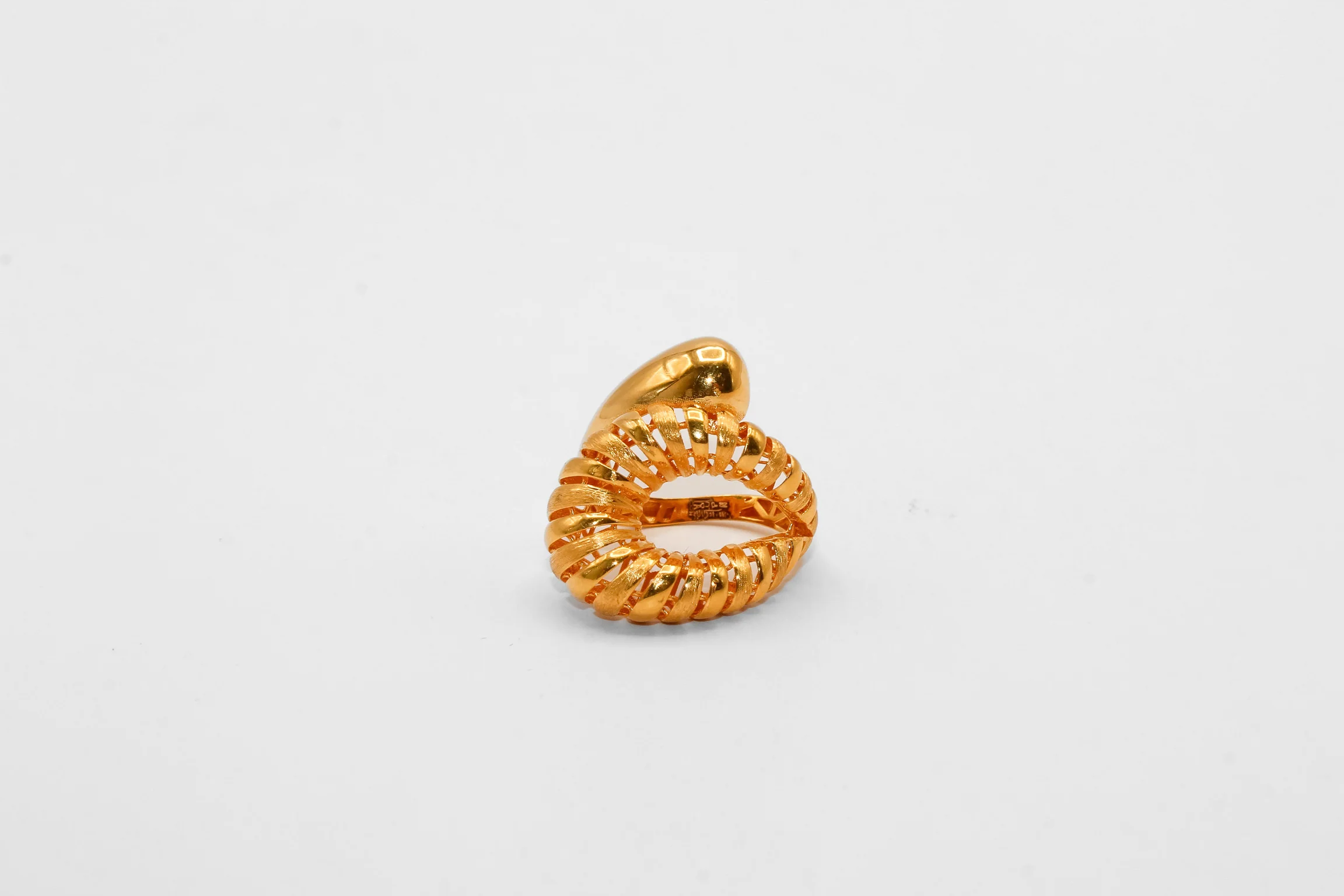 21K Gold Swirl Ring