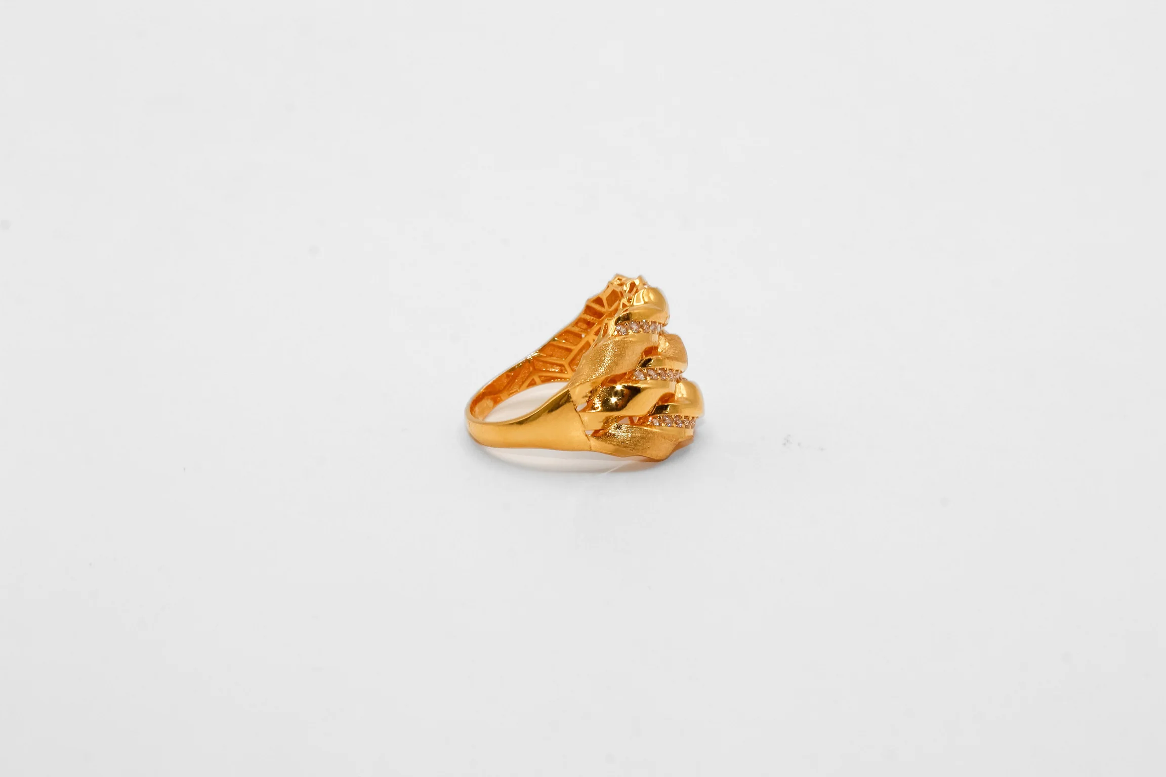 21K Gold Wide Twist Ring - Image 2