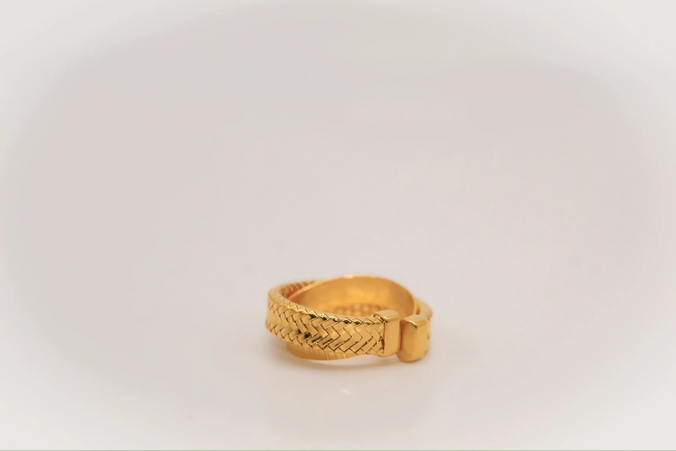 21K Gold X Himo Ring - Image 2