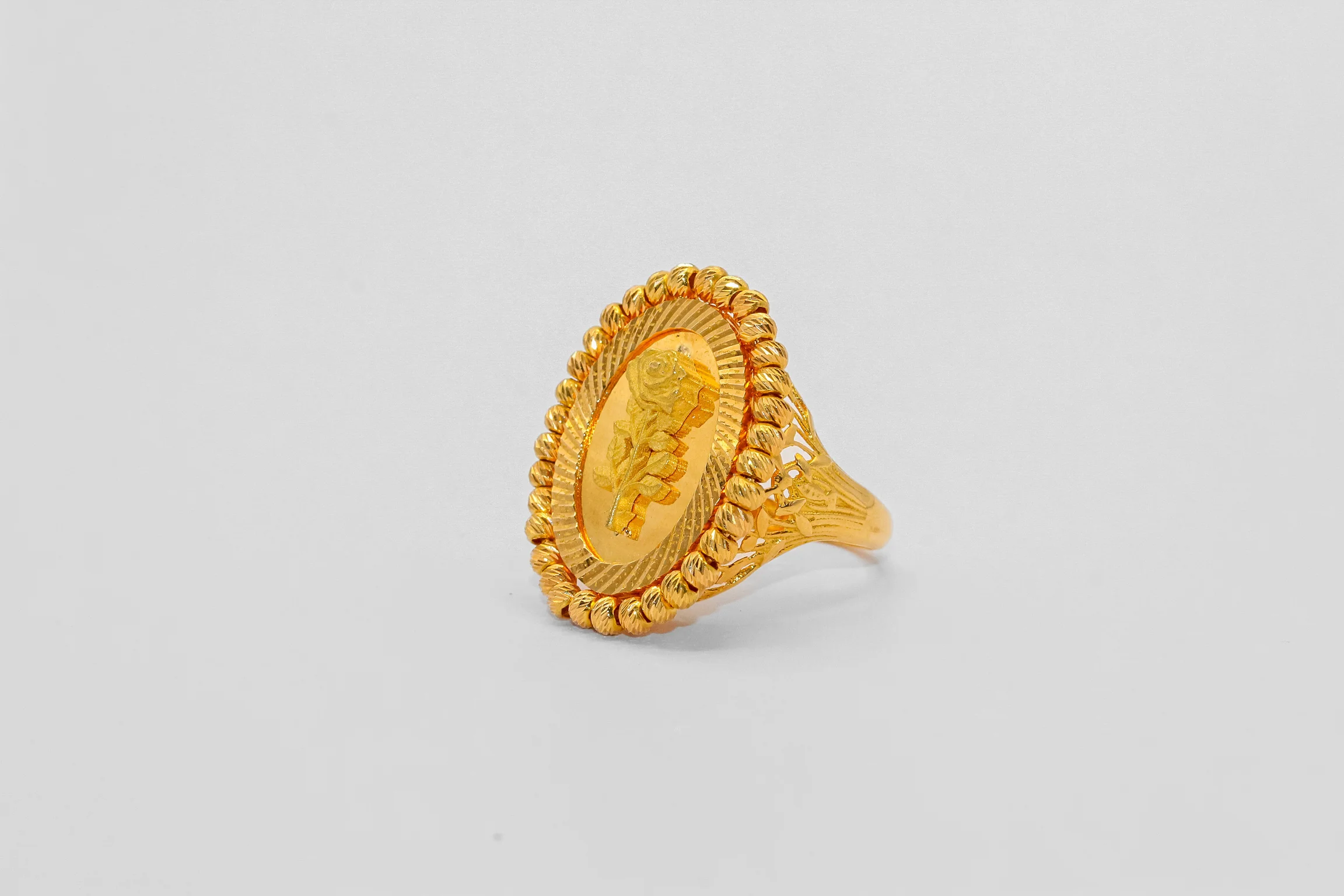21l Gold Oval Rose Ring - Image 2