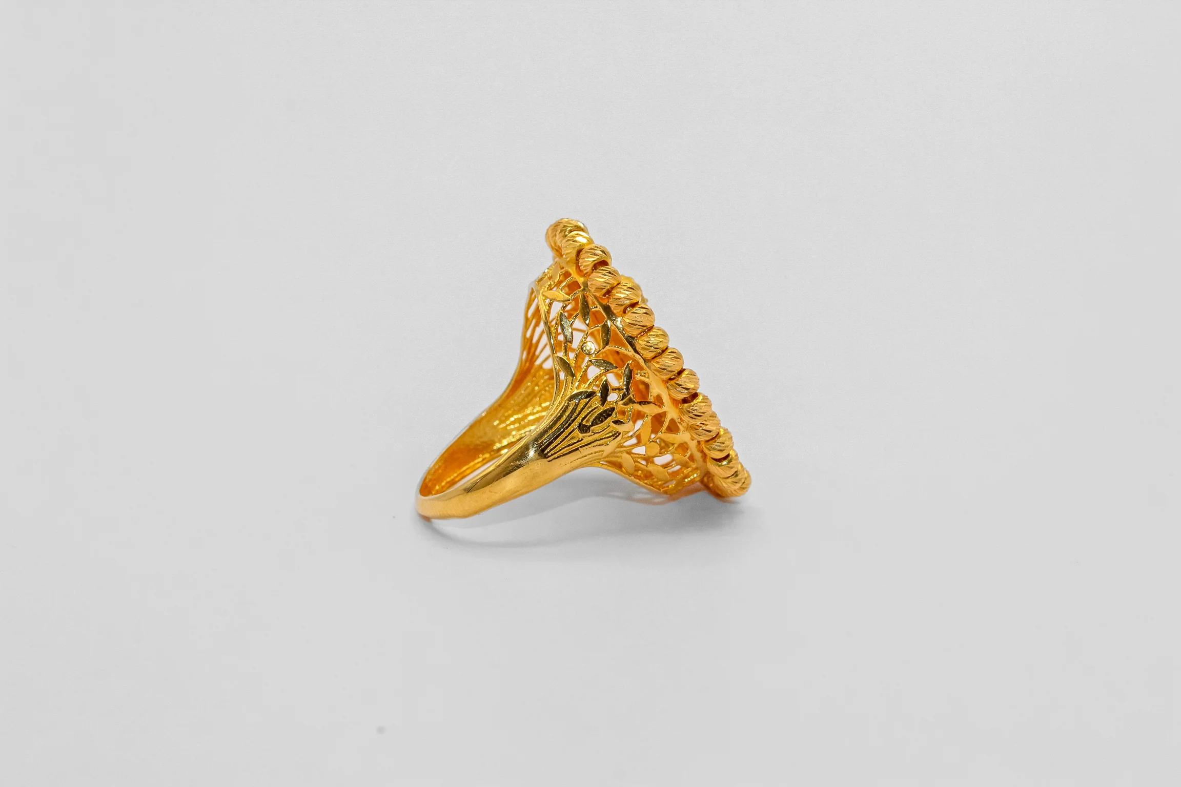 21l Gold Oval Rose Ring - Image 3